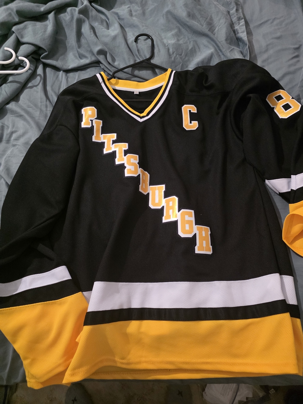 Pittsburgh Hockey Jersey in Black and Gold